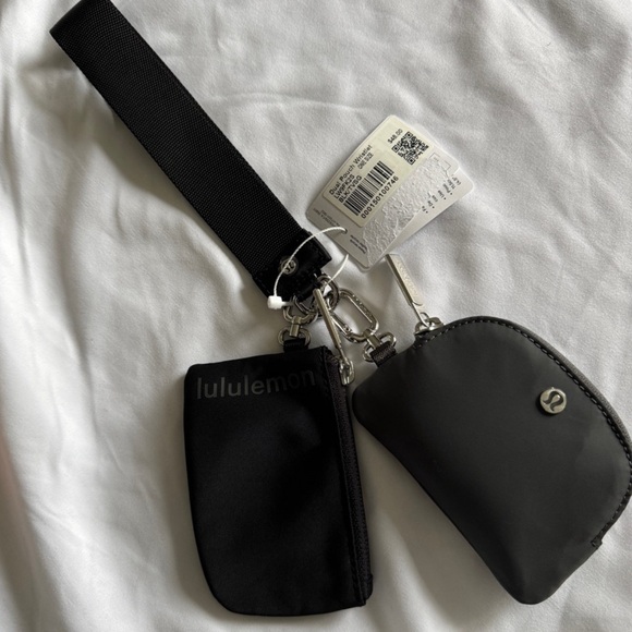 34🆕🖤 Lululemon Dual Pouch Wristlet - Black/Traverse Grey - Picture 1 of 6
